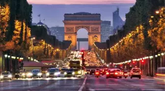 Paris Şanzelize'de Polis Operasyonu (2)