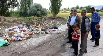 Belediyeler Sahip Çıkmayınca Çöpler Ortada Kaldı