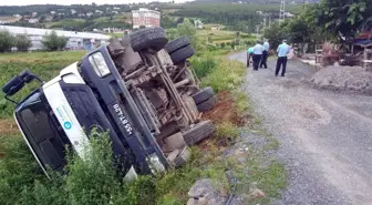 Çöp Kamyonu Devrildi: 1 Yaralı