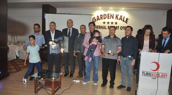 Kan Bağışında Bulunanlar Türk Kızılayı Tarafından Madalyayla Ödüllendirildi