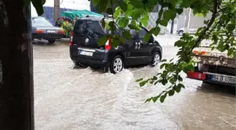 Sakarya'da Sağanak Yağış Su Baskınlarına Neden Oldu