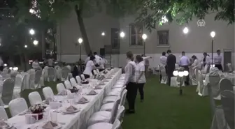 Türkiye'nin Tiflis Büyükelçiliği Iftar Programı Düzenledi