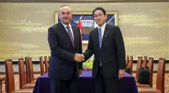 Çavuşoğlu, Tokyo'da Mevkidaşı Kishida ile Görüştü