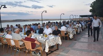 Kaymakamlık ve Belediye Personeli İftar Sofrasında Bir Araya Geldi