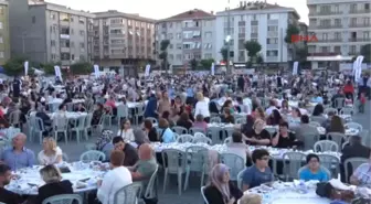 Avcılar'da Kadir Gecesi'nde 15 Bin Kişiye Iftar