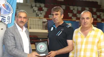 Futsalda Şampiyonluğu Arnavutköy Kazandı