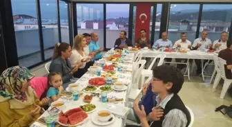 Oral, Gazetecileri İftarda Ağırladı