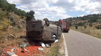 Takla Atıp Ters Dönen Aracın Sürücüsü Yara Almadan Kurtuldu