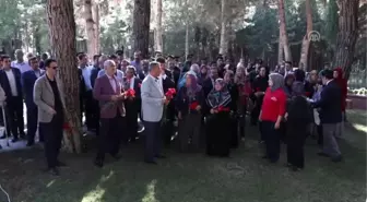 Burdur'da Şehitliğe Ziyaret