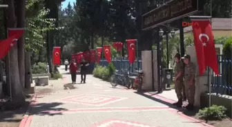 Adana Şehit Annesi Mezar Başında Ağıt Yaktı