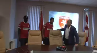 Chibuike ve Çağrı Samsunspor'a İmza Attı