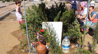 Izmir Ceylin'in Babası Kızının Mezarını Ziyaret Etti