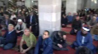 Kars'ta Bayram Namazı Coşkuyla Kılındı