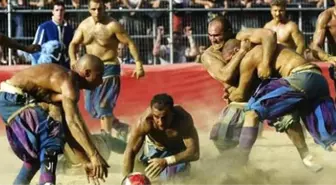 Bu Sporda Kemik Kırmak Serbest! Calcio Storico'da Sadece İki Yasak Var