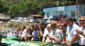 Hatay'da Kazada Hayatını Kaybeden 4 Kişi Toprağa Verildi