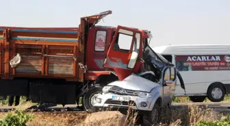 Askeri Araçla Kamyon Çarpıştı: 1 Şehit, 5 Yaralı