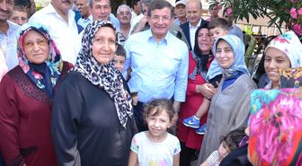 Davutoğlu'ndan Akraba Ziyareti