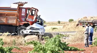 Güncelleme - Askeri Araçla Kamyon Çarpıştı: 1 Şehit, 6 Yaralı