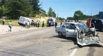 Otomobil Cenaze Aracına Çarptı: 1 Ölü