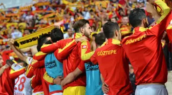 Göztepe'de Bekleyiş