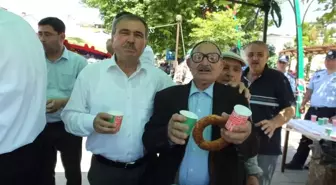 Bigadiç'de Belediye Çeşmesinden Buz Gibi Ayran Aktı