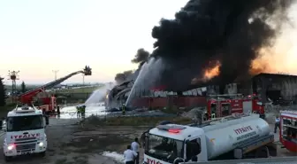 Adana'da Boya Fabrikasında Korkutan Yangın