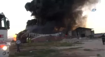 Adana'da Boya Fabrikasında Korkutan Yangın