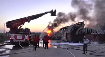 Adana'da Izolasyon Malzemesi Deposunda Yangın