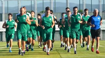 Bursaspor, Sahaya Eksik İndi