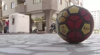 Çocuklarını Tokatlayan Komşusunu Bacağından Vurdu