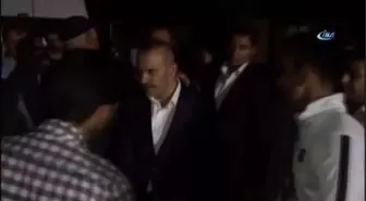 Ak Partili Kayatürk Hastaneye Gelerek Öldürülen Ahi'nin Yakınlarına Taziyede Bulundu