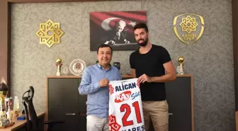 Karesispor Hazer Avcı ve Alican Güney'i Renklerine Bağladı