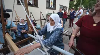 Yüzyıllık Sokaklarda İvana Sert Rüzgarı Esti.