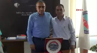 Antalya Kaymakamdan Örnek Pazarcıya Plaket