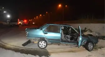 Bursa'da Fabrika Duvarına Çarpan Otomobilin Sürücüsü Öldü