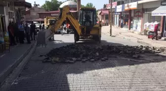 Adilcevaz'da Yol Yapım Çalışması