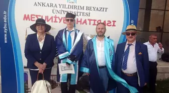 Asperger Sendromlu Özaydınlık Üniversiteden Mezun Oldu