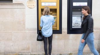 Atm'nin 50 Yılı: Bankacılığı Değiştirdi Ama Mucidine Hiç Kazandırmadı