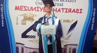 Asperger Sendromlu İlk Üniversite Mezunu Uluğ Özaydınlık: 'Hayallerim Yeni Başlıyor'