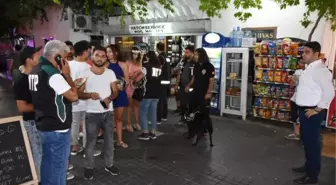 Marmaris'in Ünlü Barlar Sokağı'nda Polis Denetimi