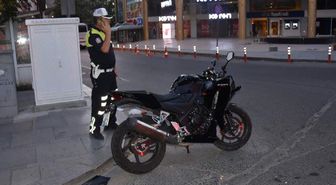 Motosiklet Taksiyle Çarpıştı: 1 Ölü