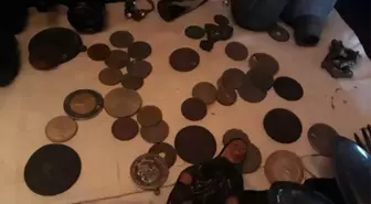 Bulduğu Tarihi Top Mermisini Keserken Patlamada Ölen Adamın Evinden Onlarca Tarihi Eser Çıktı