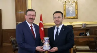 Genel Sekreter Bayram, Vali Aksoy'u Ziyaret Etti