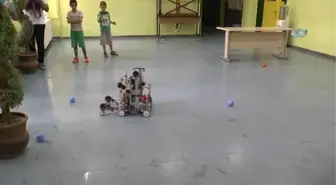 İki Ayda Yaptıkları Robotla Türkiye'yi Temsil Edecekler
