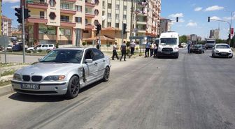 İki Otomobil Çarpıştı: 5 Yaralı