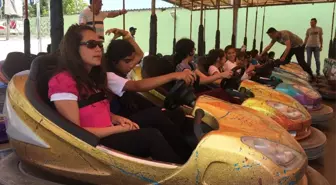 İzmitli Çocuklar Lunaparkta Eğlendi