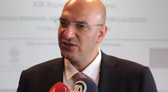 Korsan Cd'ler, Filmler ve Kitap Tezgahlarının Olmadığı Bir Ülkeyiz'