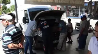 Minibüsün Motoruna Sıkışan Kediyi Itfaiye Kurtardı