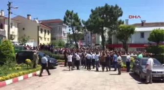 Sakarya Halk Adliyenin Önünde Toplandı Ek