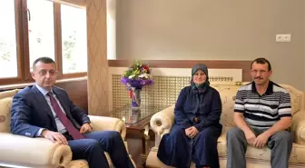 Şehit Ailesinden Vali Büyükakın'a Ziyaret